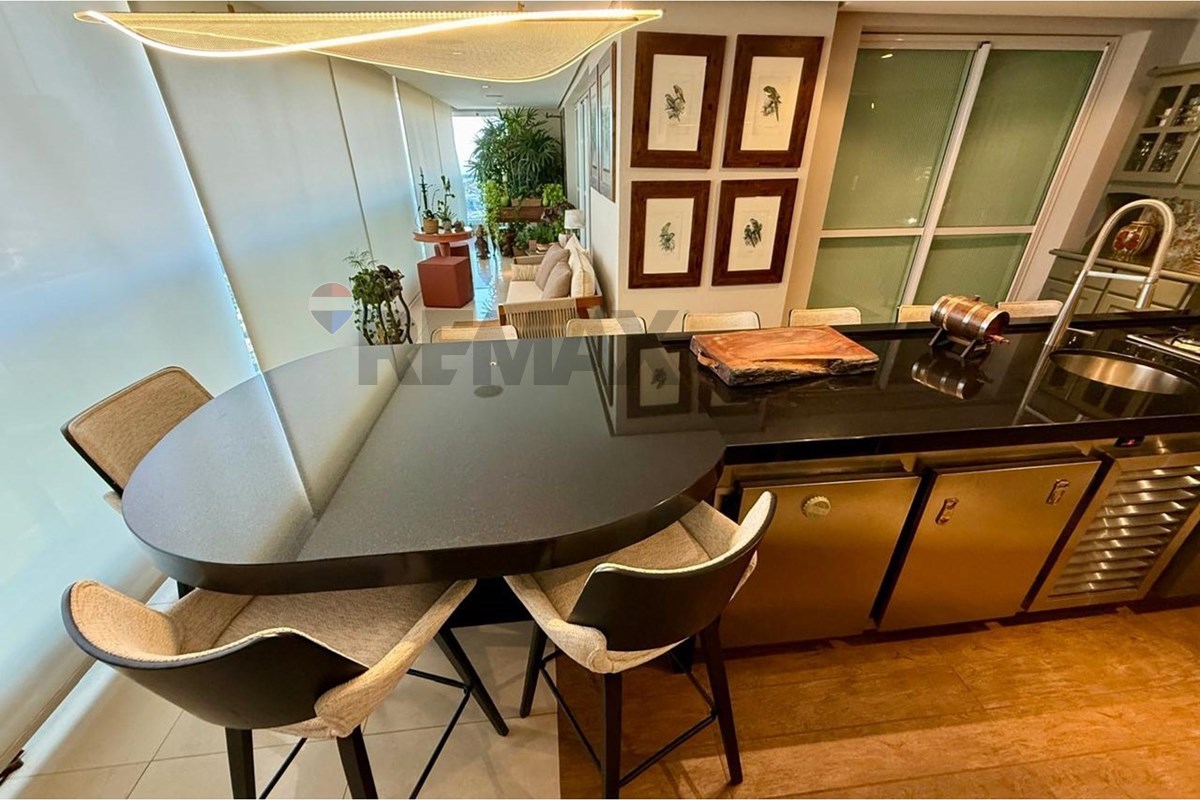 26da1702540ac076 Apartamento à venda no Edifício Velazquez | 281 m², 3 suítes e 4 vagas