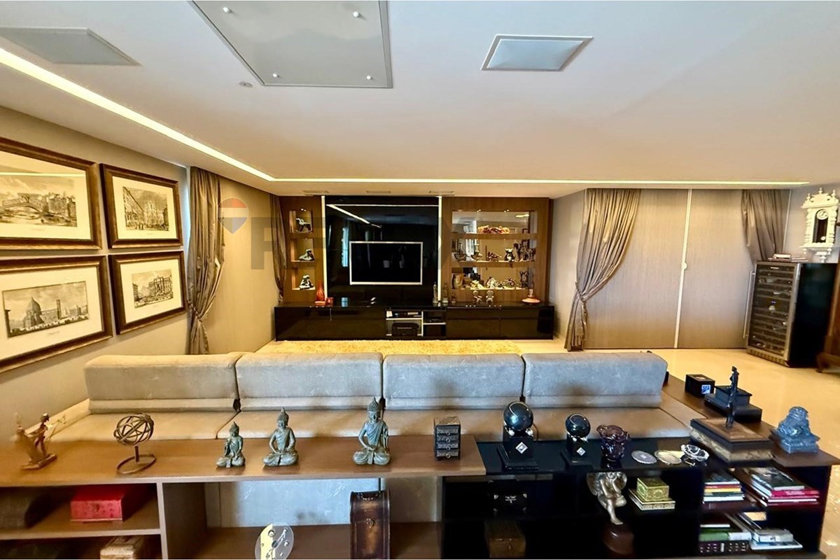 ad2c5bdbb4f42e46 Apartamento à venda no Edifício Velazquez | 281 m², 3 suítes e 4 vagas