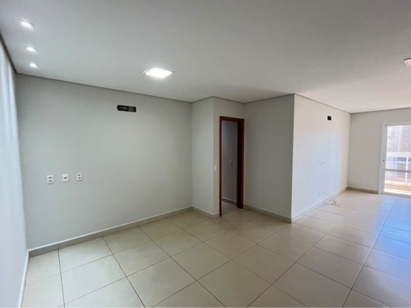 Fachada do edifício com apartamento à venda no Bosque das Juritis em Ribeirão Preto